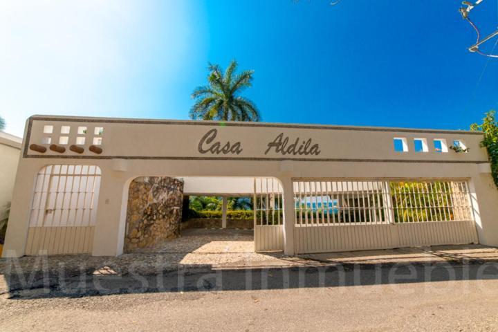 Villa Maravillosa Casa Con 7 Habitaciones, Acceso Directo A Playa Pichilingue, Bahia De Puerto Marques, Zona Diamante
